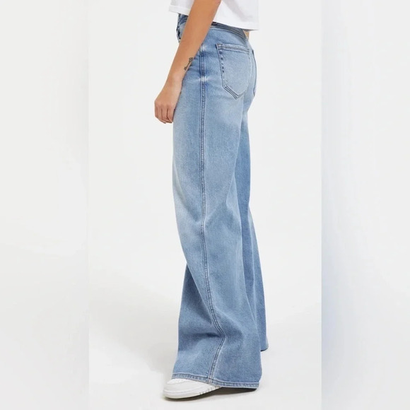 Good American Good Skate Wide Leg Jean Size 15 medium wash light distressing - Picture 2 of 10